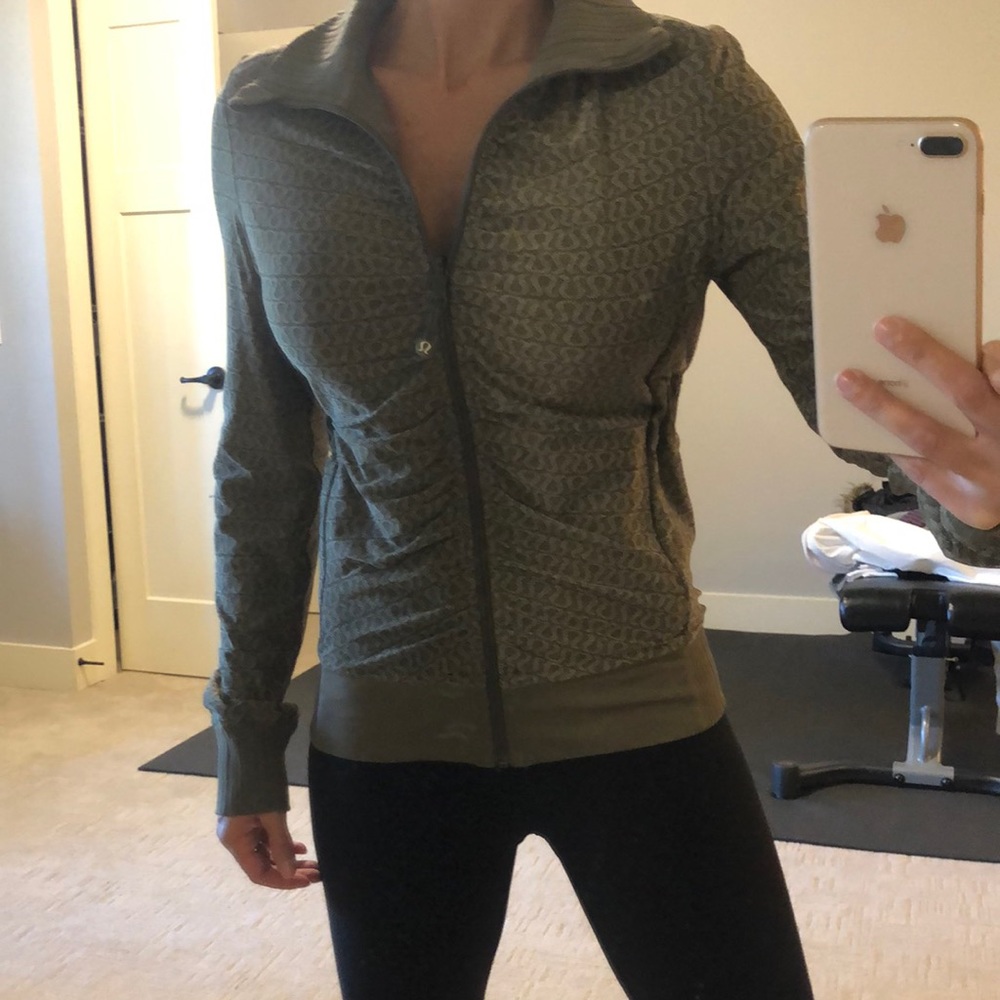 Reversible Lululemon jacket - Picture 7 of 9